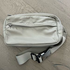ARITZIA MAIN CHARACTER Waist Pack, Beige